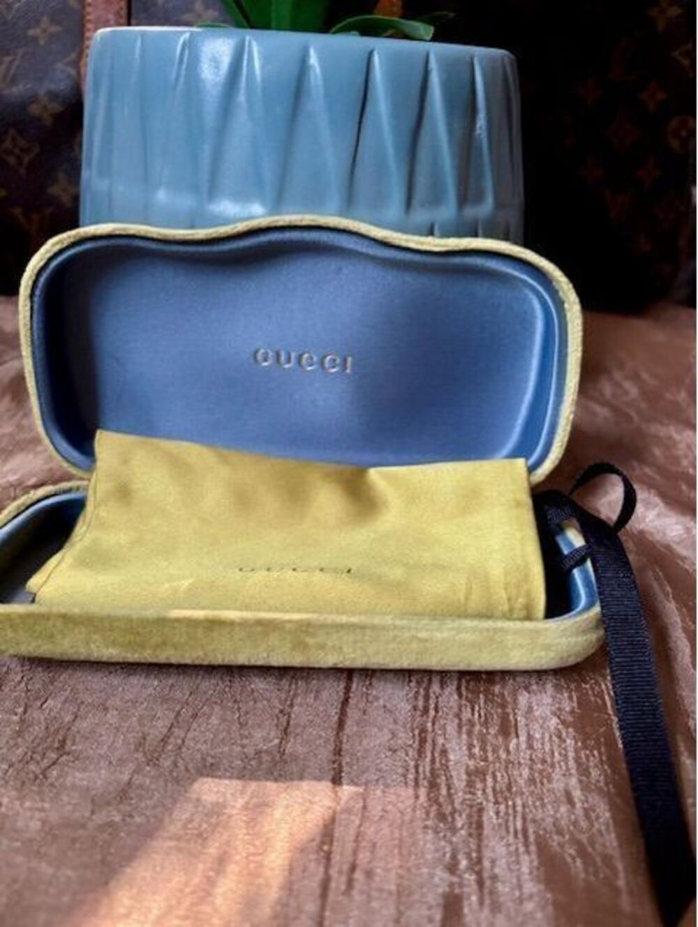 Gucci Hard Case For Glasses In Green Velvet With Fabric Pouch